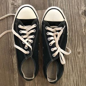 Women's size 8 black Converse
